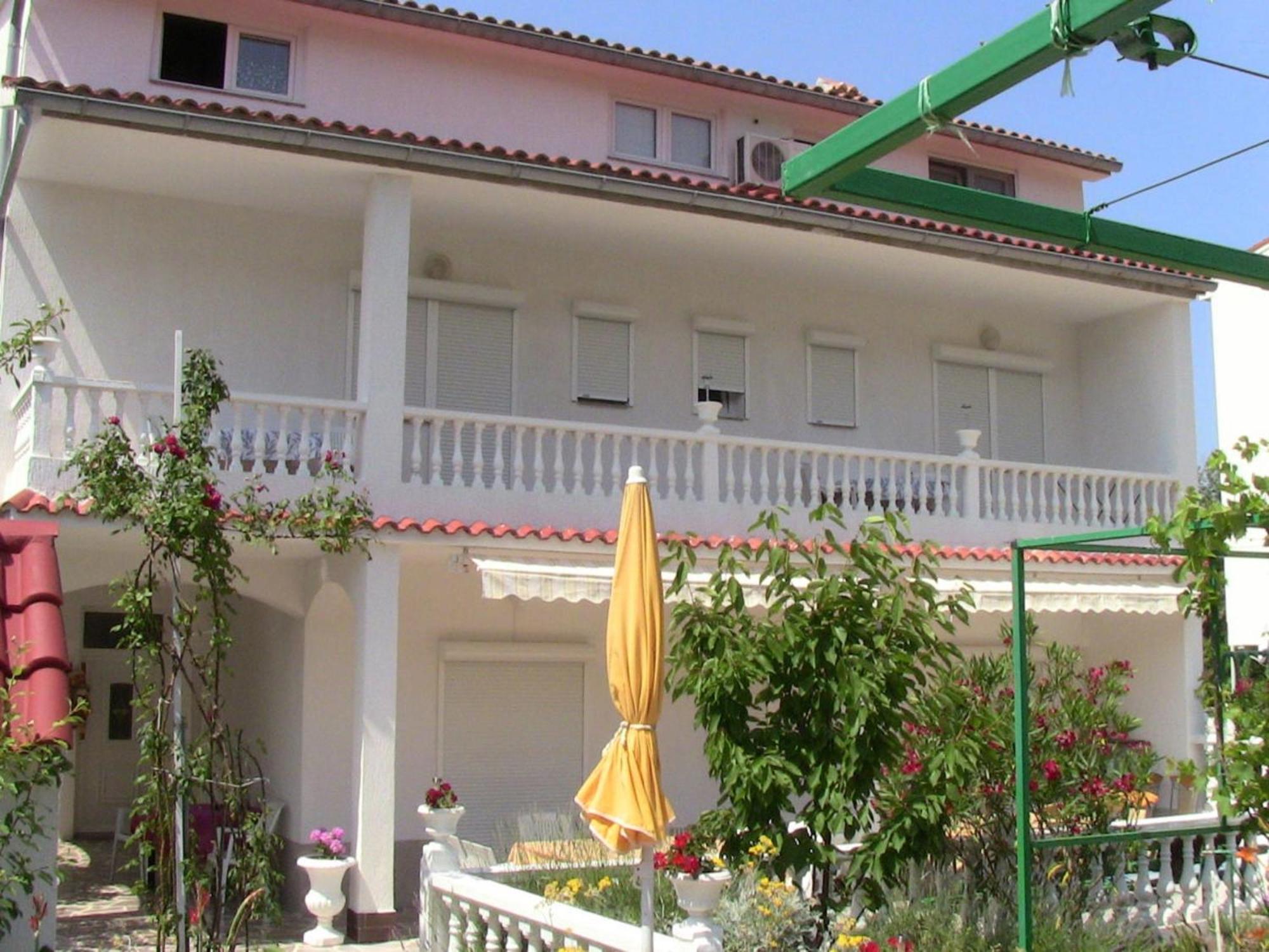 Tina ,pool,garten,grill,excellent Location Close To Rab Apartment *
